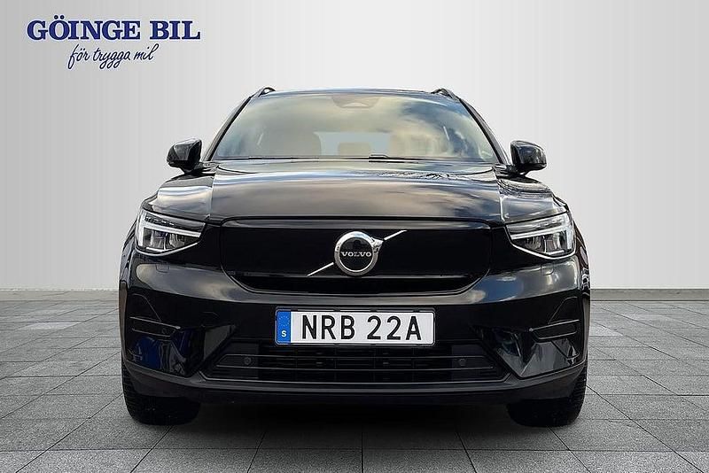 Begagnad Volvo XC40 Core 185 kW (252 HK) 2022 Svart SUV