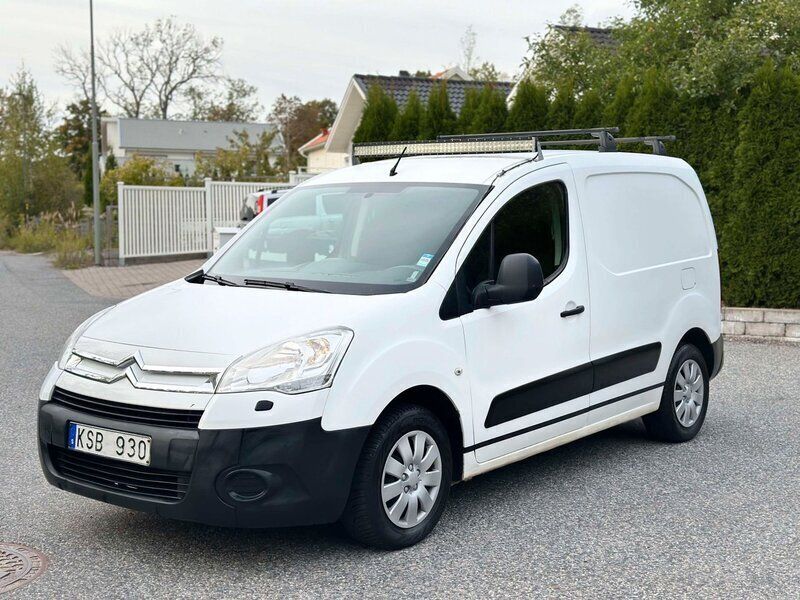 Vit Begagnad 2010 Citroën Berlingo Minibuss | 39 900 kr (Lite dyr) - Bild 1/4