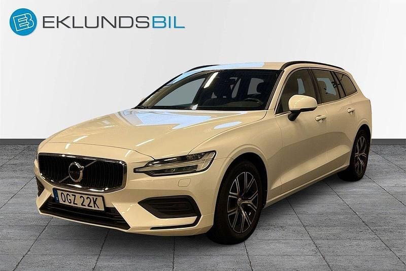Vit Begagnad 2022 Volvo V60 Momentum Kombi | 229 900 kr (Lite dyr) - Bild 1/4