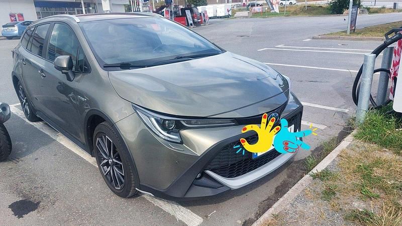 Grön Begagnad 2021 Toyota Corolla Kombi | 236 000 kr (Marknadspris) - Bild 1/2