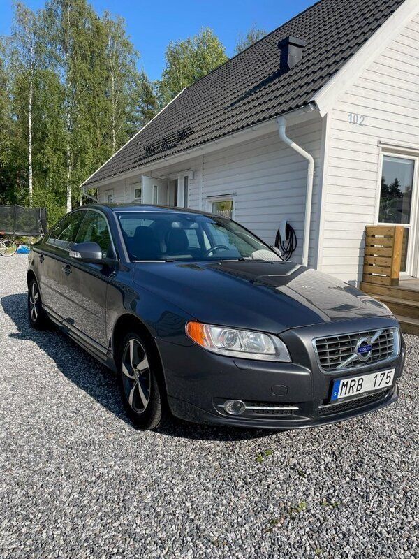 Grå Begagnad 2011 Volvo S80 Momentum Sedan | 65 000 kr - Bild 1/4
