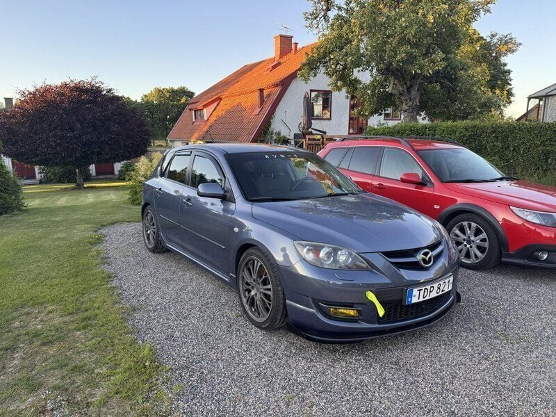 Blå Begagnad 2007 Mazda 3 Halvkombi | 50 000 kr (Marknadspris) - Bild 1/4