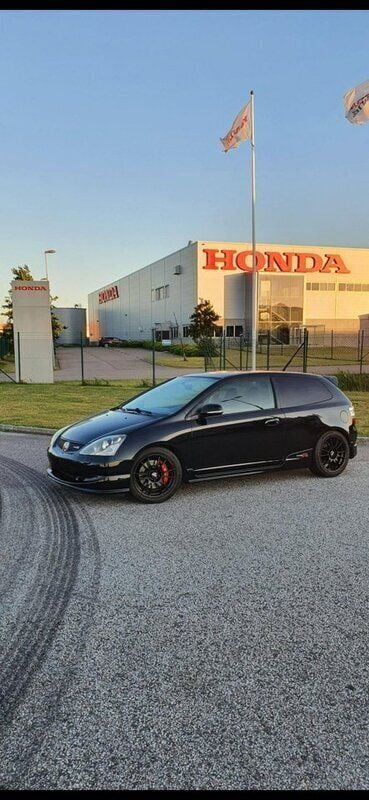 Svart Begagnad 2005 Honda Civic Type R Halvkombi | 132 000 kr (Dyr) - Bild 1/4