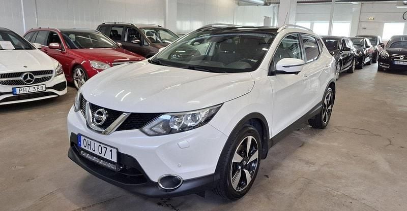 Vit Begagnad 2016 Nissan Qashqai SUV | 129 999 kr (Marknadspris) - Bild 1/4