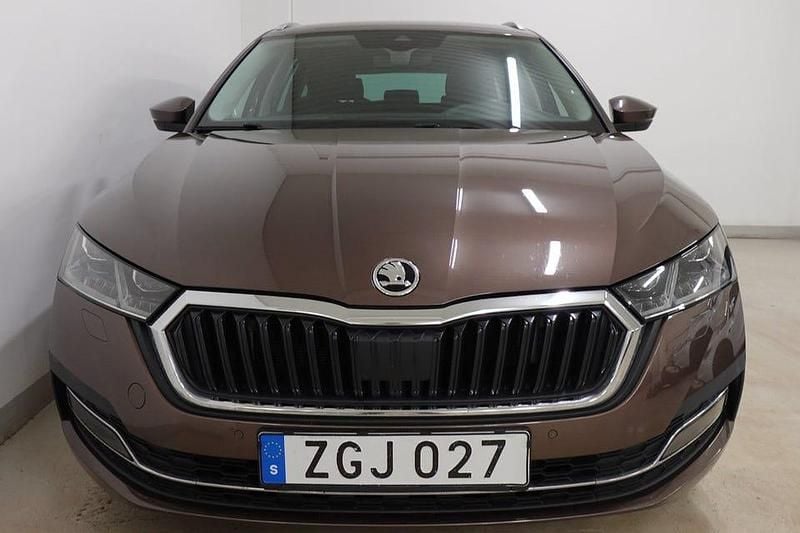 Begagnad Skoda Octavia Style 204 HK (150 kW) 2021 Brun Kombi