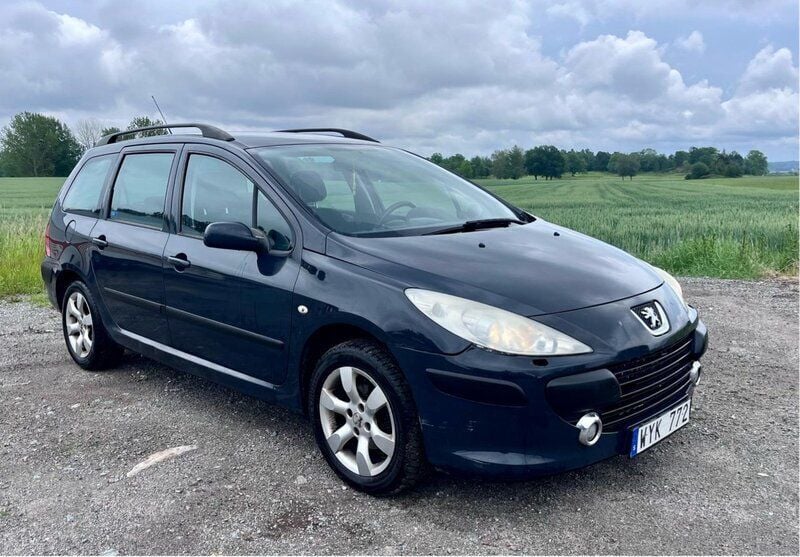 Grå Begagnad 2005 Peugeot 307 Kombi | 13 500 kr (Marknadspris) - Bild 1/4