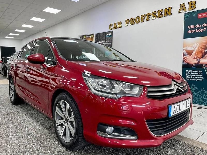 Röd Begagnad 2015 Citroën C4 Halvkombi | 79 900 kr (Marknadspris) - Bild 1/4