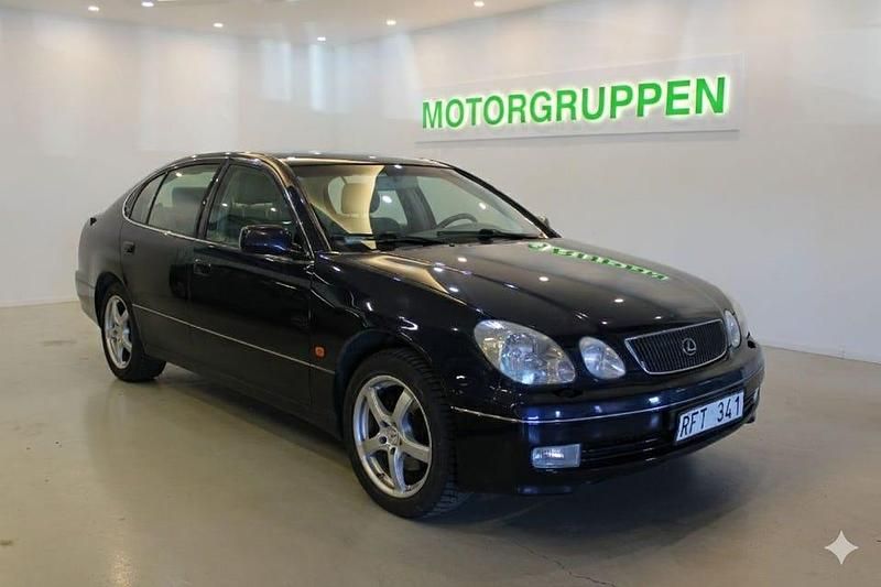Mörkblå (blå) Begagnad 1999 Lexus GS300 Sedan | 69 900 kr - Bild 1/4