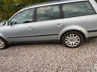 Silver Begagnad 2005 VW Passat Trendline Kombi | 12 000 kr (Superpris) - Bild 1/4