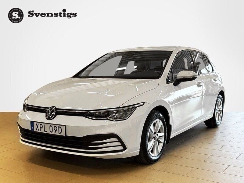 Vit Begagnad 2022 VW Golf VIII Kombi | 239 900 kr (Bra pris) - Bild 1/4