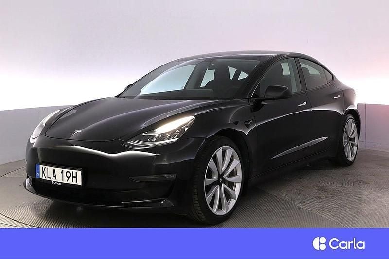 Svart Begagnad 2020 Tesla Model 3 Long Range AWD Sedan | 261 900 kr (Bra pris) - Bild 1/4