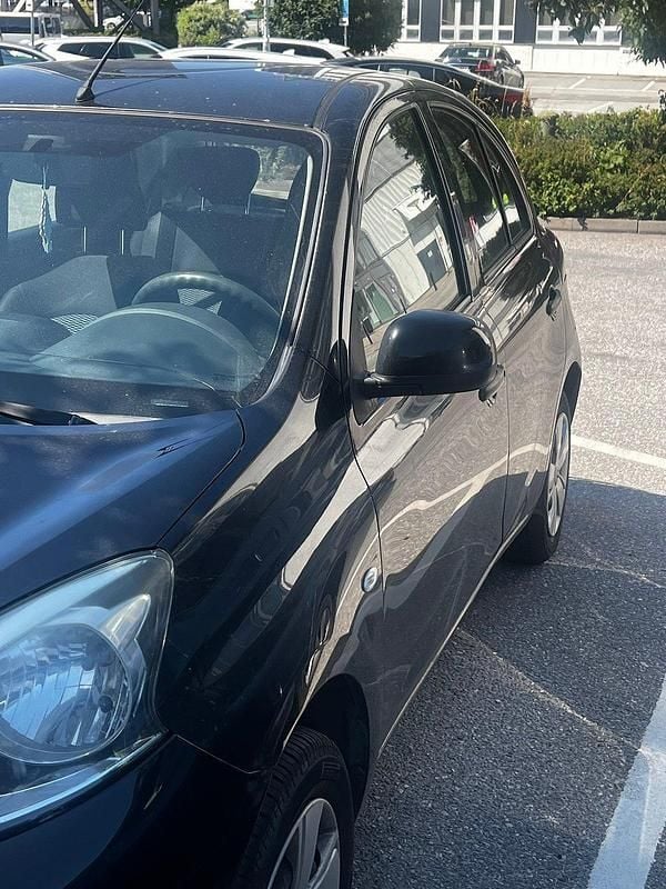 Svart Begagnad 2013 Nissan Micra Halvkombi | 14 000 kr - Bild 1/4