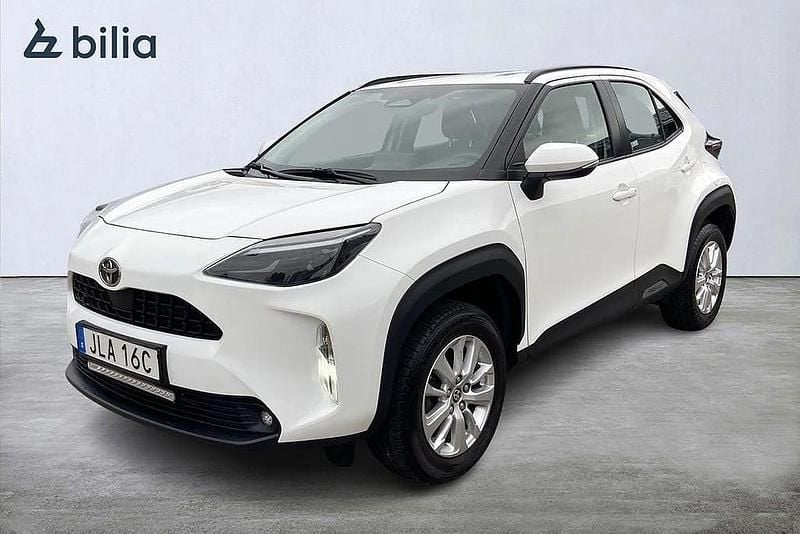 Begagnad Toyota Yaris Cross Active 92 HK (67 kW) 2024 Vit SUV