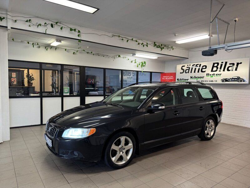 Svart Begagnad 2008 Volvo V70 Momentum Kombi | 69 900 kr (Marknadspris) - Bild 1/4