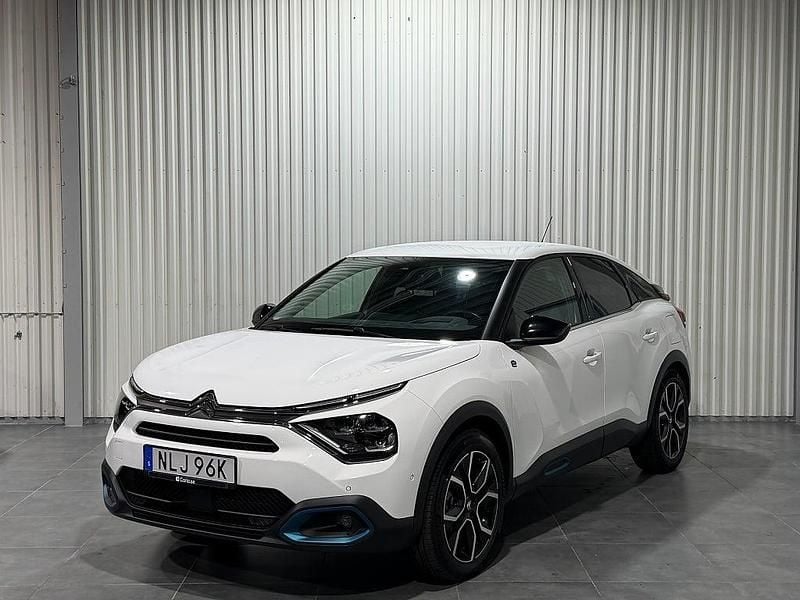 Begagnad Citroën e-C4 100 kW (136 HK) 2023 Vit Halvkombi