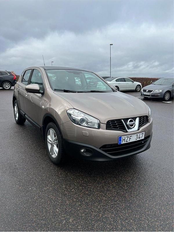 Brun Begagnad 2010 Nissan Qashqai SUV | 55 000 kr (Bra pris) - Bild 1/4