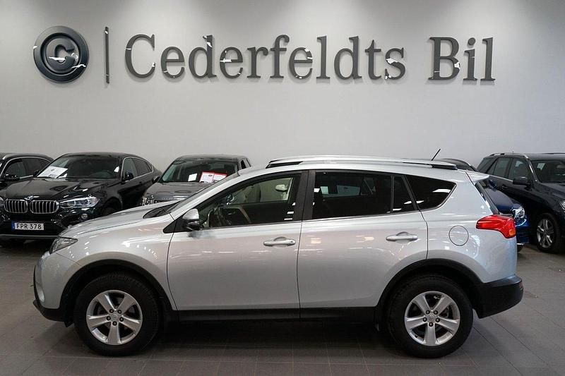 Silver Begagnad 2013 Toyota RAV4 Active SUV | 169 900 kr (Marknadspris) - Bild 1/4
