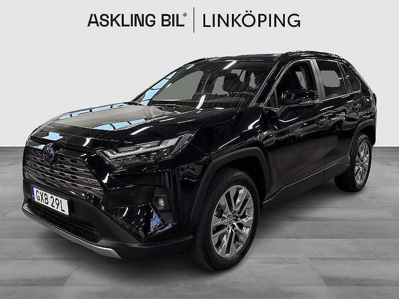 Svart Begagnad 2024 Toyota RAV4 Hybrid Executive SUV | 469 000 kr (Marknadspris) - Bild 1/4