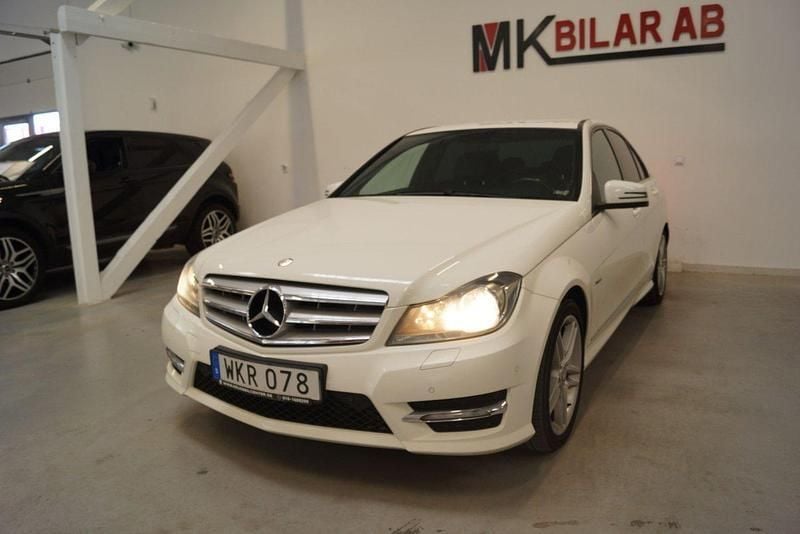 Vit Begagnad 2012 Mercedes C220 AMG Sedan | 134 900 kr (Marknadspris) - Bild 1/4