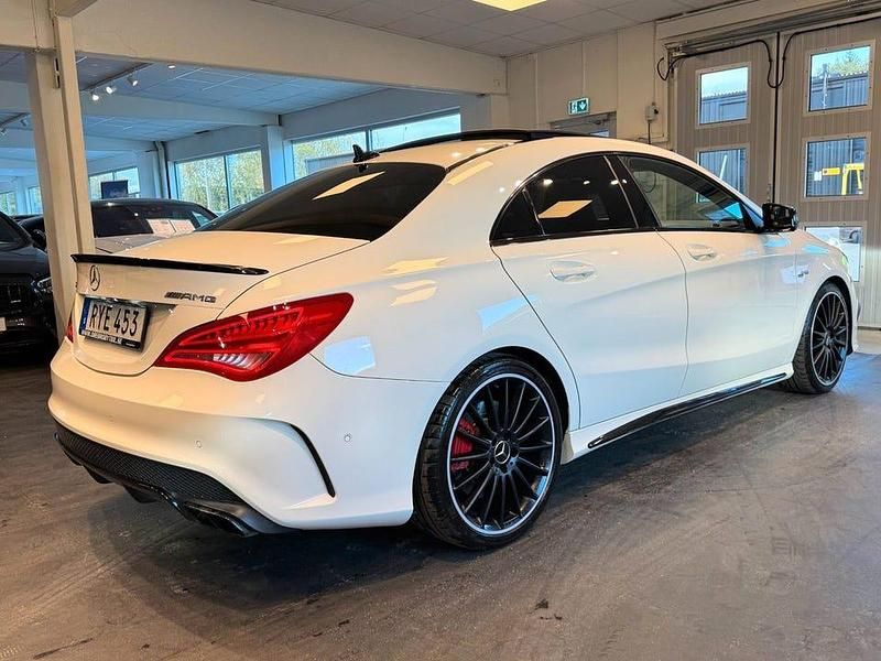 Begagnad Mercedes CLA45 AMG AMG 360 HK (264 kW) 2014 Vit Sportkupé