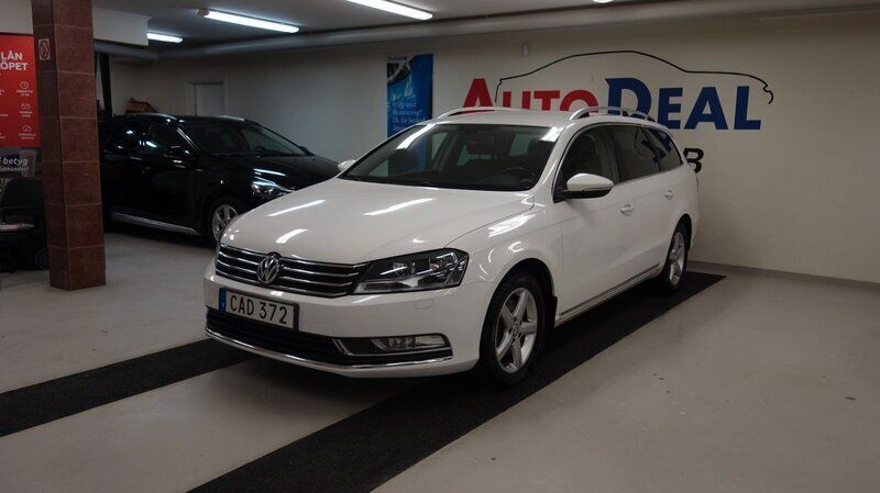 Vit Begagnad 2013 VW Passat Kombi | 69 900 kr (Marknadspris) - Bild 1/4