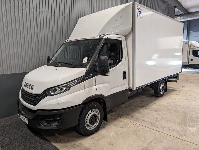 Vit Begagnad 2023 Iveco Daily Van | 593 750 kr (Dyr) - Bild 1/3