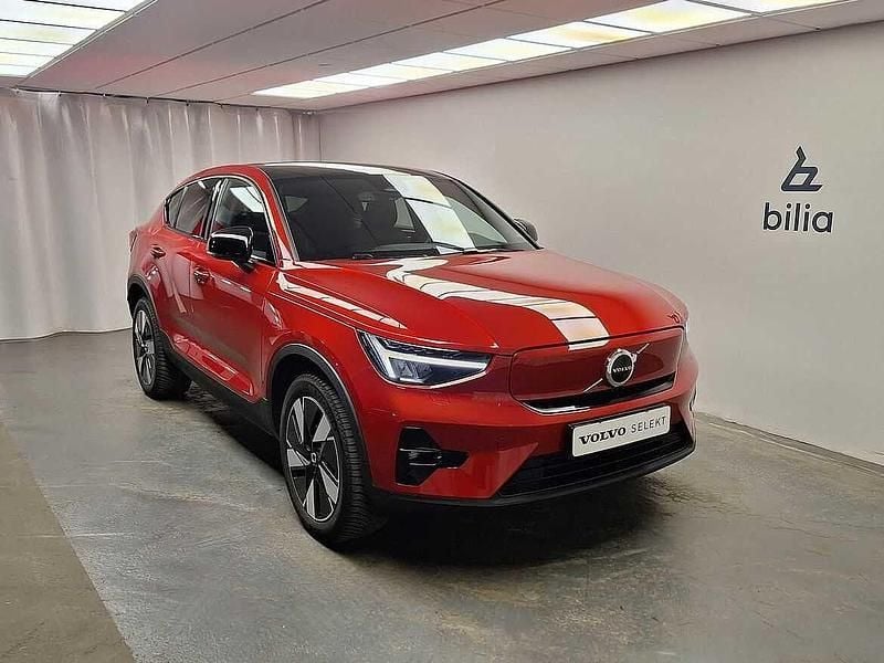 Röd Begagnad 2023 Volvo EC40 Plus SUV | 429 900 kr (Lite dyr) - Bild 1/4