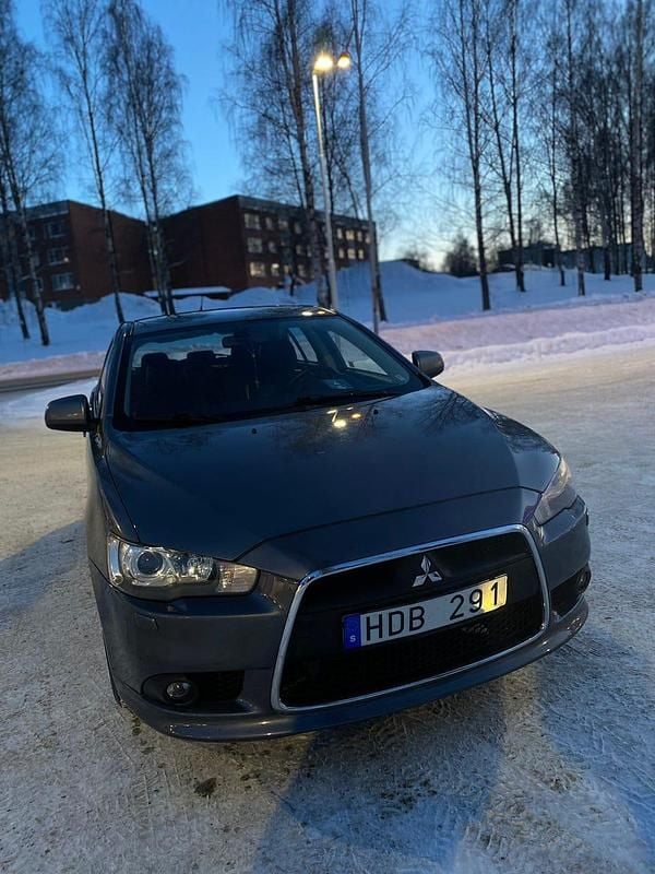 Begagnad Mitsubishi Lancer Sportback 143 HK (105 kW) 2010