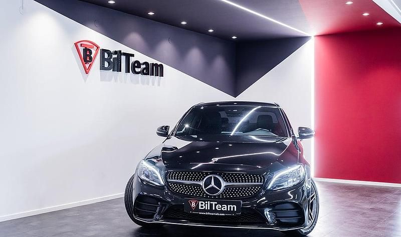 Svart Begagnad 2019 Mercedes C220 AMG line Sedan | 289 900 kr (Lite dyr) - Bild 1/4