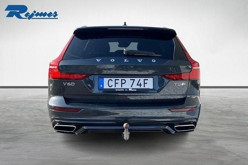Begagnad Volvo V60 R-Design 303 HK (222 kW) 2019 Savile grå metallic Kombi