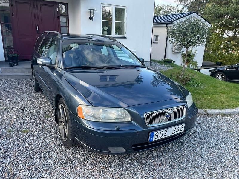 Begagnad 2007 Volvo V70 Kombi | 50 000 kr (Marknadspris) - Bild 1/4