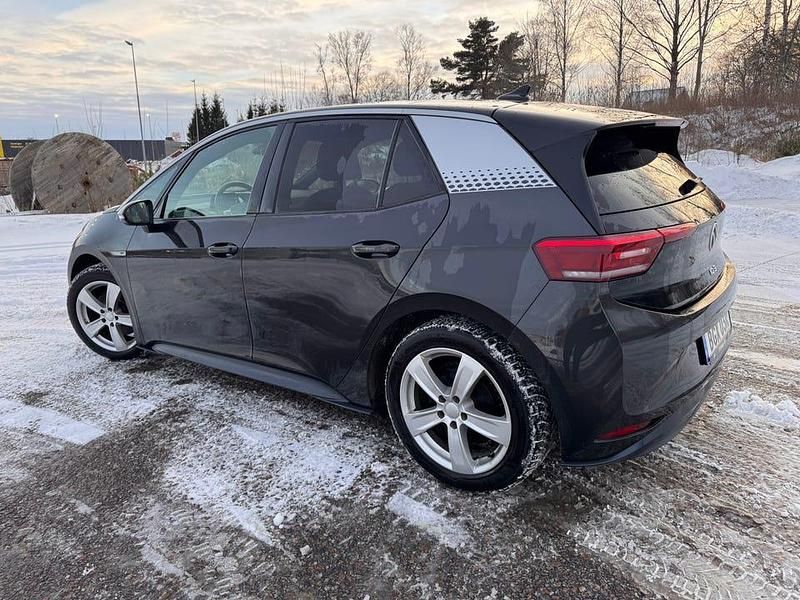 Begagnad VW ID.3 Pro Performance 150 kW (204 HK) 2021 Mörkt grå/grafit Halvkombi