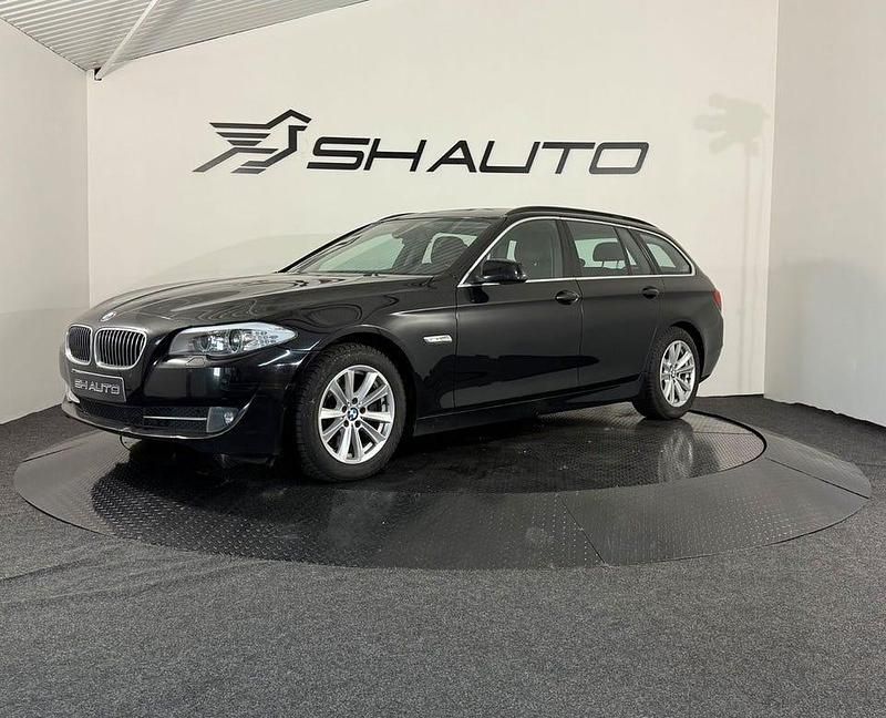 Svart Begagnad 2011 BMW 525 Kombi | 84 900 kr (Marknadspris) - Bild 1/4