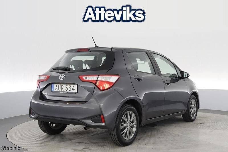 Begagnad Toyota Yaris 112 HK (82 kW) 2018 Grå