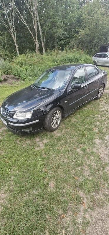 Svart Begagnad 2004 Saab 9-3 Aero Sedan | 20 000 kr (Superpris) - Bild 1/4