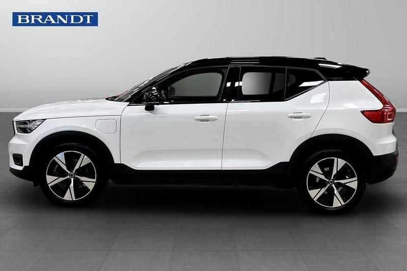 Begagnad Volvo XC40 R-Design 265 HK (194 kW) 2022 Vit SUV