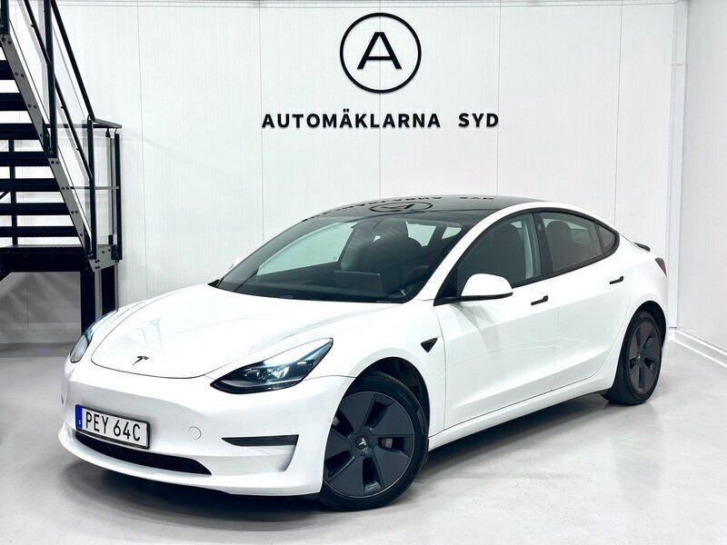 Vit Begagnad 2021 Tesla Model 3 Long Range Sedan | 269 900 kr (Bra pris) - Bild 1/4