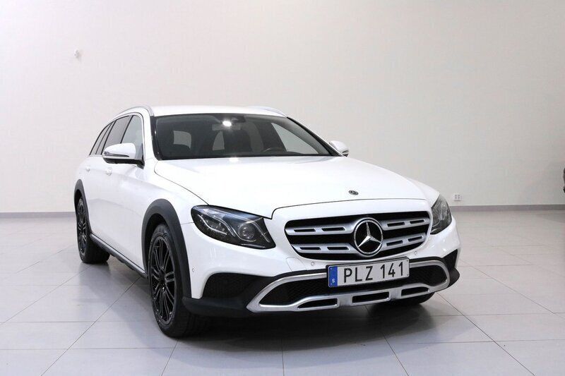 Vit Begagnad 2017 Mercedes E220 Kombi | 249 900 kr (Bra pris) - Bild 1/4