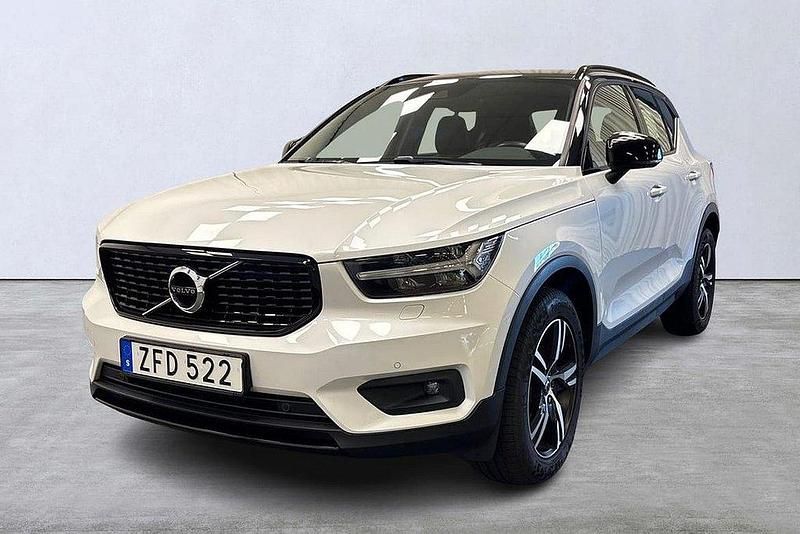 Vit Begagnad 2018 Volvo XC40 R-Design SUV | 339 900 kr (Dyr) - Bild 1/4