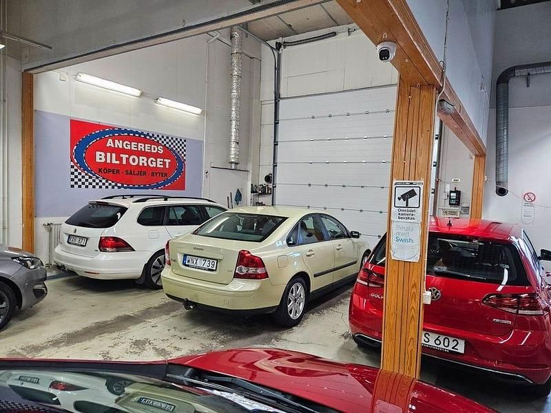 Begagnad Volvo S40 Kinetic 170 HK (125 kW) 2005 Ljusgrön Sedan