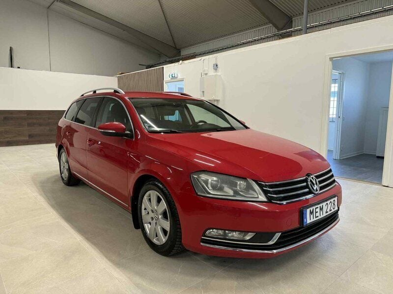 Röd Begagnad 2011 VW Passat GT Kombi | 59 500 kr (Marknadspris) - Bild 1/4
