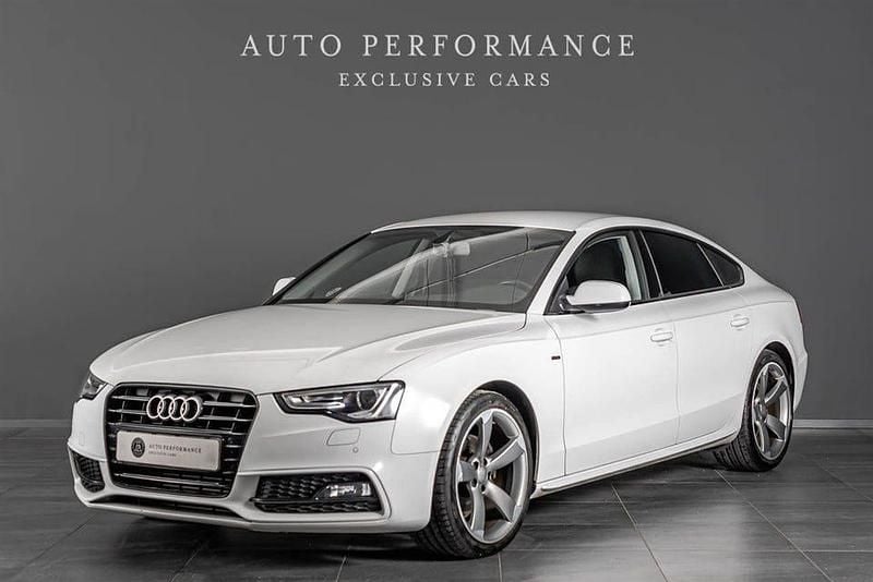 Vit Begagnad 2016 Audi A5 Sportback S-Line Halvkombi | 214 900 kr (Marknadspris) - Bild 1/4