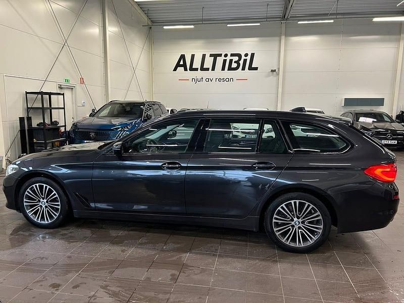 Begagnad BMW 520 Sport Line 190 HK (139 kW) 2019 Grå Kombi