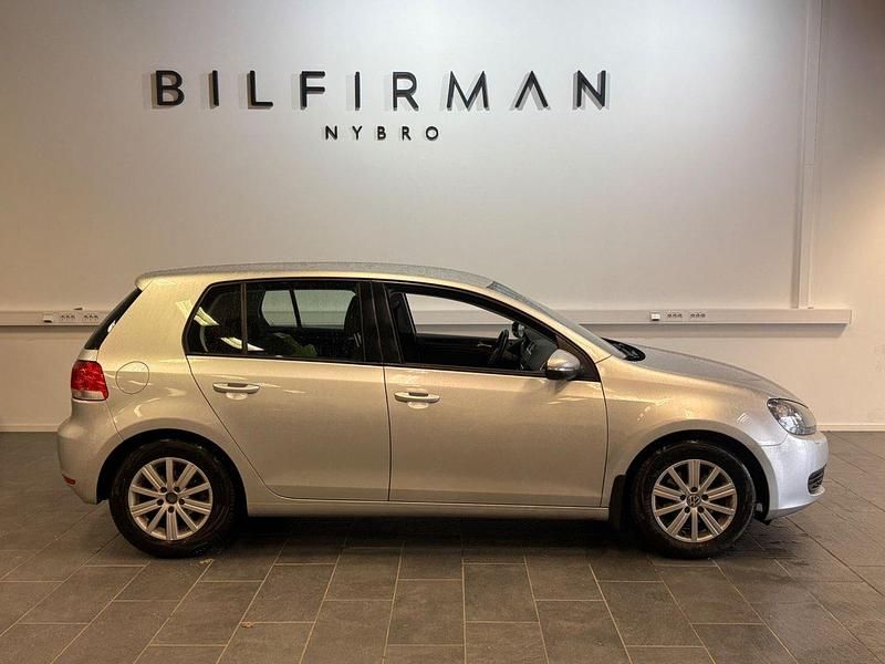 Silver Begagnad 2011 VW Golf VII Halvkombi | 59 900 kr (Marknadspris) - Bild 1/4