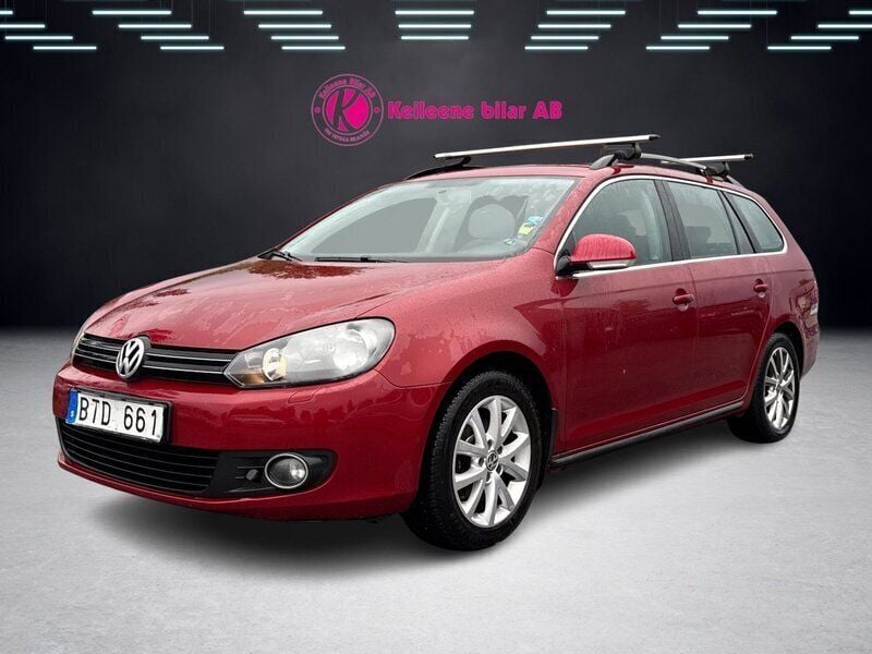 Mörkröd (röd) Begagnad 2010 VW Golf Kombi | 31 900 kr (Marknadspris) - Bild 1/4