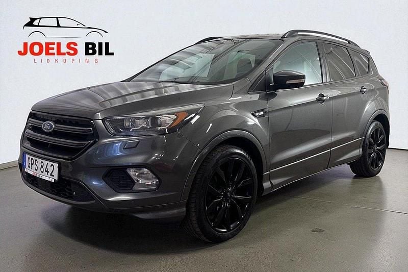Grå Begagnad 2017 Ford Kuga ST-Line SUV | 139 900 kr (Marknadspris) - Bild 1/4