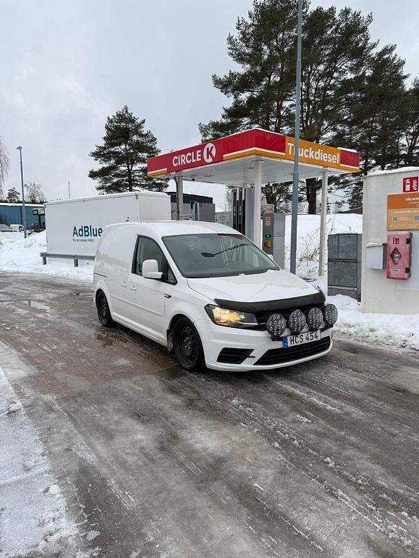 Begagnad VW Caddy 102 HK (75 kW) 2016 Minibuss