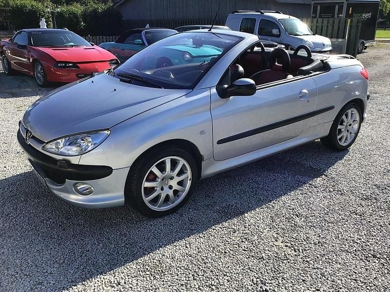 Begagnad Peugeot 206 CC 136 HK (100 kW) 2001 Ljusgrå Cab