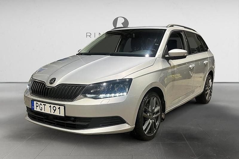 Silver Begagnad 2017 Skoda Fabia Ambition Kombi | 134 900 kr (Marknadspris) - Bild 1/3