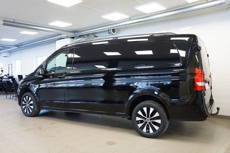 Begagnad Mercedes Vito Edition 1 190 HK (139 kW) 2023 Svart Van